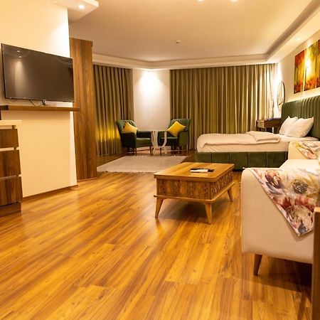 Grand Luxury Aparthotel Ялова Екстериор снимка
